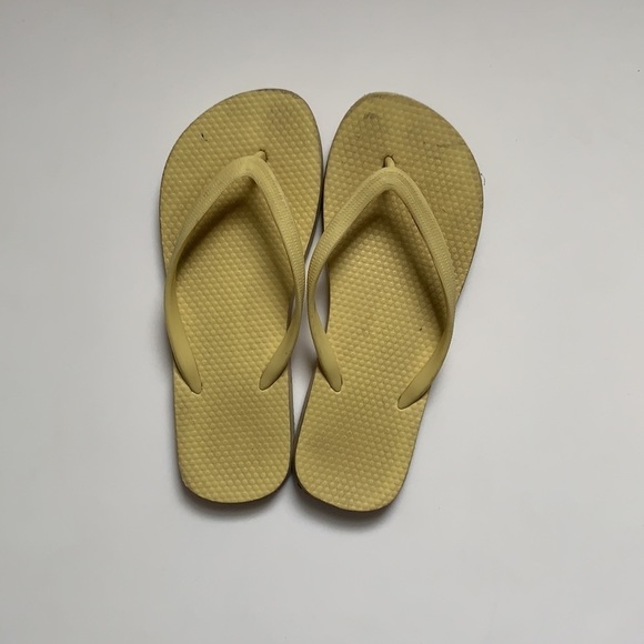 Old Navy Women’s Rubber Flip Flop Bundle Size 7/8 - Picture 2 of 9